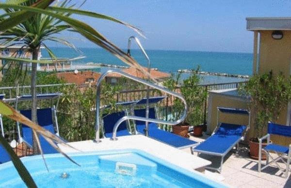 Hotel Nordic Μπελάρια-Ιτζέα Μαρίνα Εξωτερικό φωτογραφία