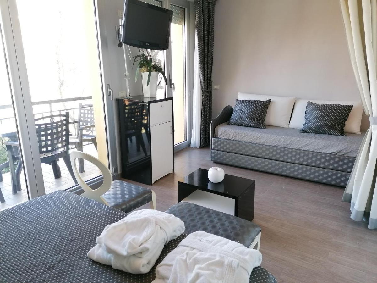 Hotel Nordic Μπελάρια-Ιτζέα Μαρίνα Εξωτερικό φωτογραφία